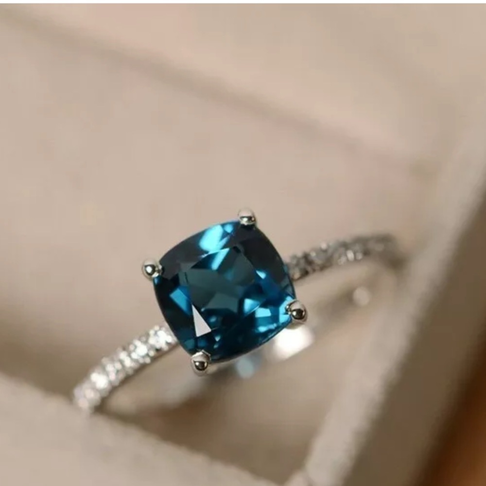 Sterling Silver Peacock Blue Tanzanite Ring - Picture 4 of 6